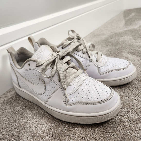 Nike Court Borough Low Triple White Low Top Sneaker Skate Shoes Size Youth 5.5 - Picture 3 of 8